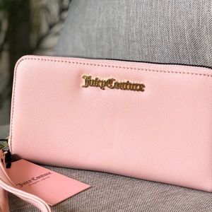🆕Juicy Couture Light Pink Single-Zip Large Wallet